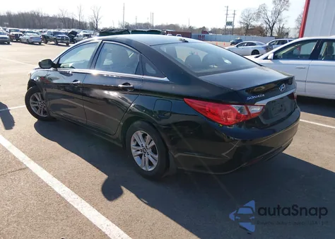 2013 Hyundai Sonata Gls z USA, uszkodzony, nr VIN 5NPEB4AC7DH753890